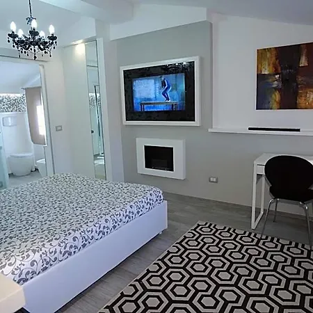 Bed & Breakfast H5-5H Luxury Room 4*