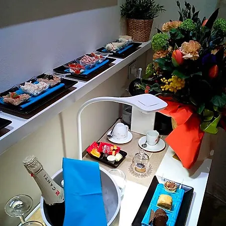 H5-5H Luxury Room Bed & Breakfast 4*