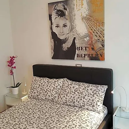 Bed & Breakfast H5-5H Luxury Room 4*