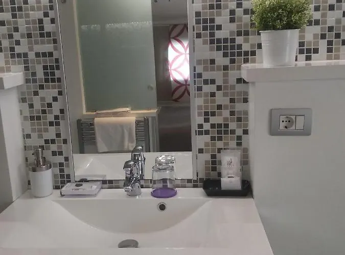 H5-5h Luxury Bed and Breakfast 4*